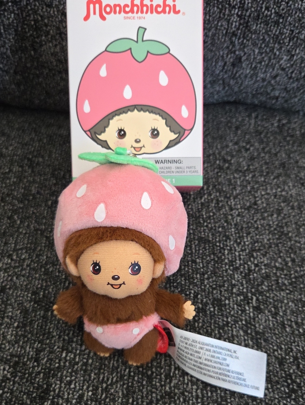 MONCHHICHI SERIES ONE PLUS KEYCHAIN, HARD TO FIND STRAWBERRY
